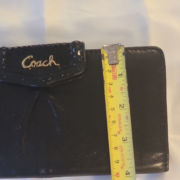 Coach Black Leather Women's Wallet - Picture 7 of 8